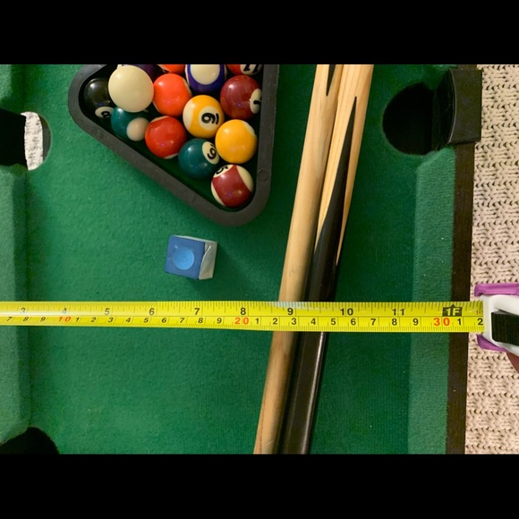 Mini pool table - Picture 2 of 3